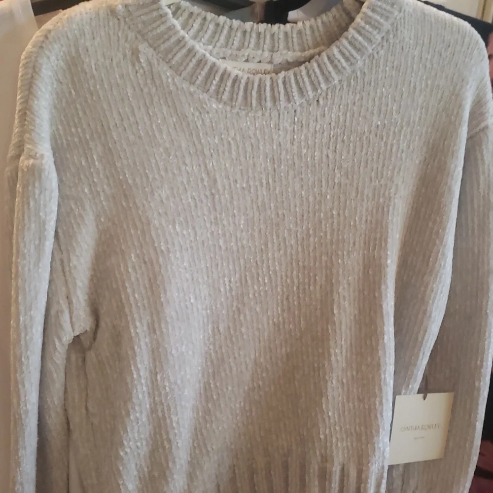 SOFT SWEATER Cynthia Rawley🦋☮ - Picture 1 of 3